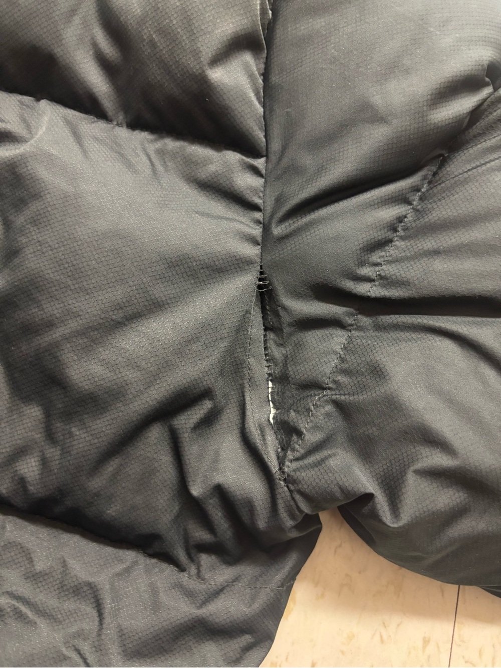 Nike Black Quilted Puffer Jacket with Logo - Picture 4 of 4